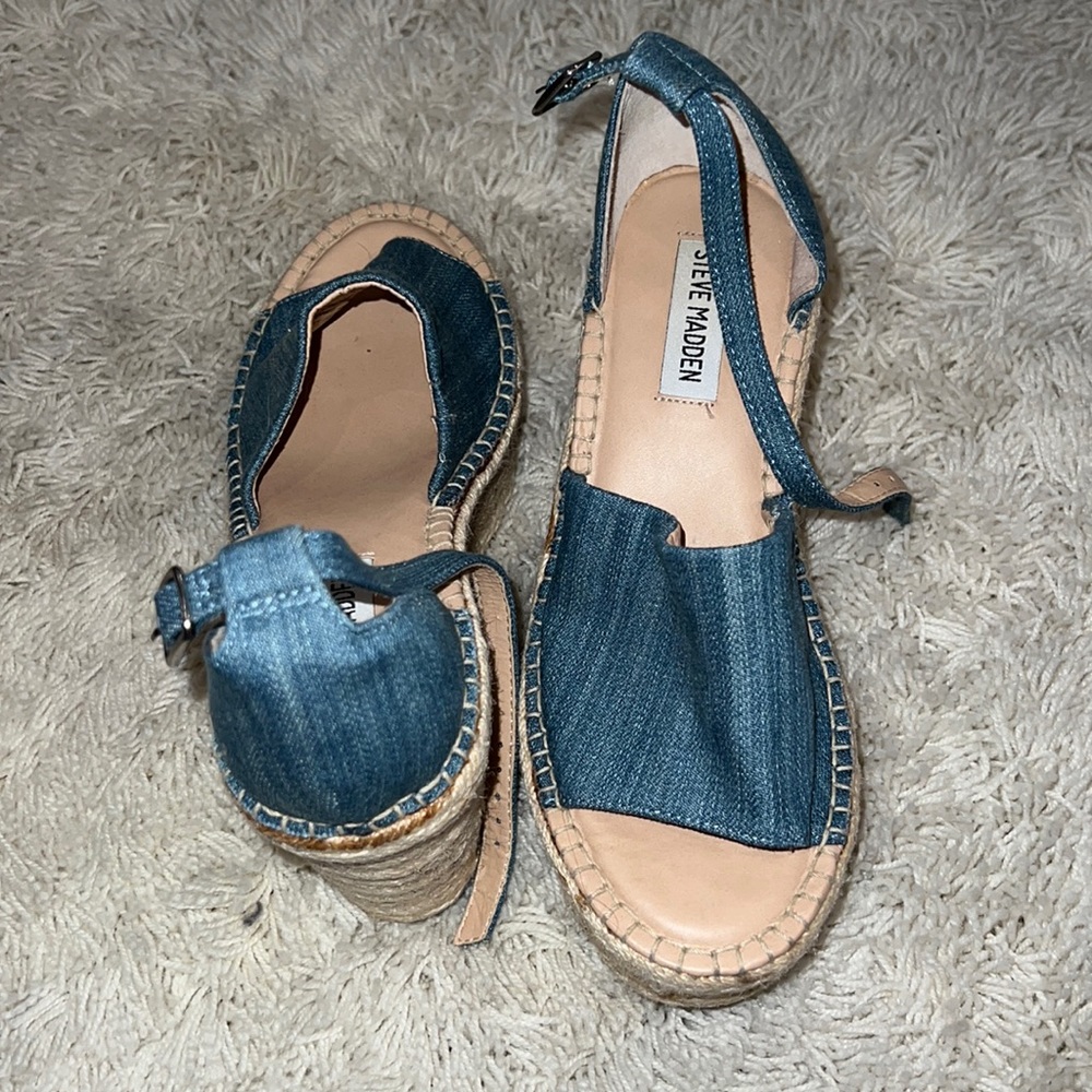 STEVE MADDEN DENIM WEDGES SIZE 6.5